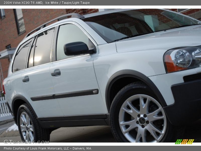 Ice White / Taupe/Light Taupe 2004 Volvo XC90 T6 AWD