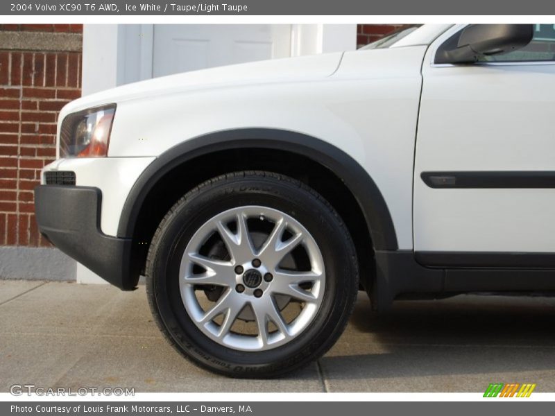 Ice White / Taupe/Light Taupe 2004 Volvo XC90 T6 AWD