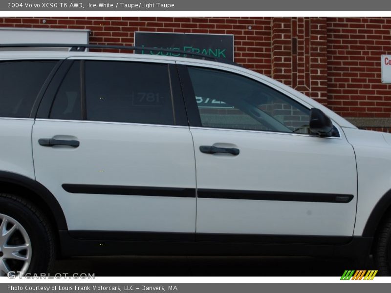 Ice White / Taupe/Light Taupe 2004 Volvo XC90 T6 AWD