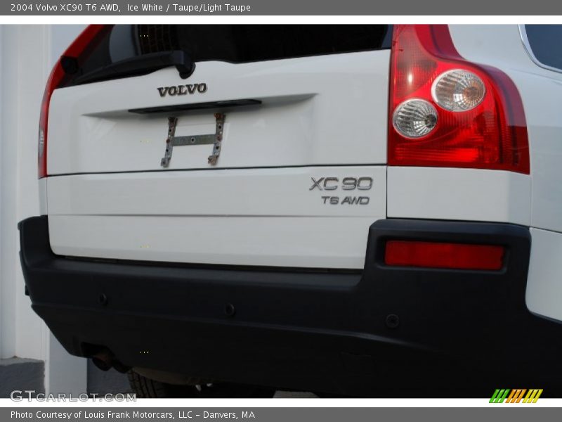 Ice White / Taupe/Light Taupe 2004 Volvo XC90 T6 AWD