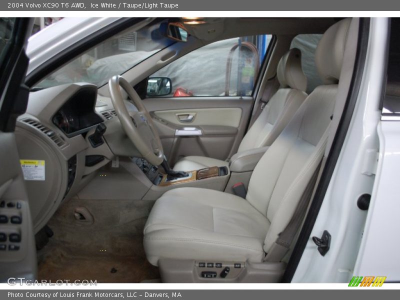 Ice White / Taupe/Light Taupe 2004 Volvo XC90 T6 AWD