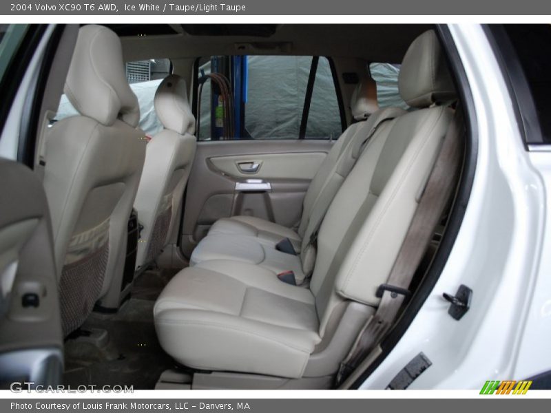 Ice White / Taupe/Light Taupe 2004 Volvo XC90 T6 AWD