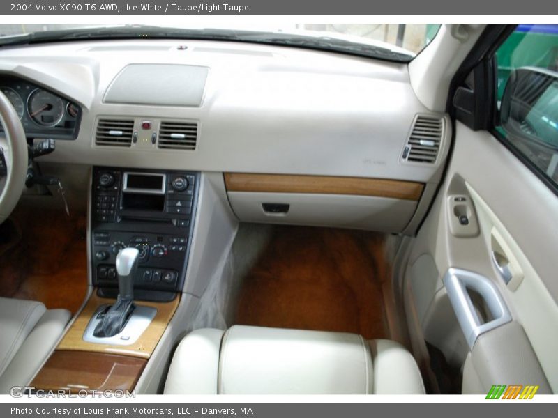Ice White / Taupe/Light Taupe 2004 Volvo XC90 T6 AWD