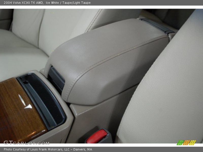 Ice White / Taupe/Light Taupe 2004 Volvo XC90 T6 AWD
