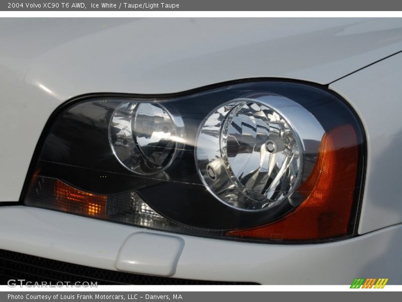 Ice White / Taupe/Light Taupe 2004 Volvo XC90 T6 AWD