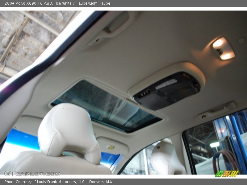 Ice White / Taupe/Light Taupe 2004 Volvo XC90 T6 AWD