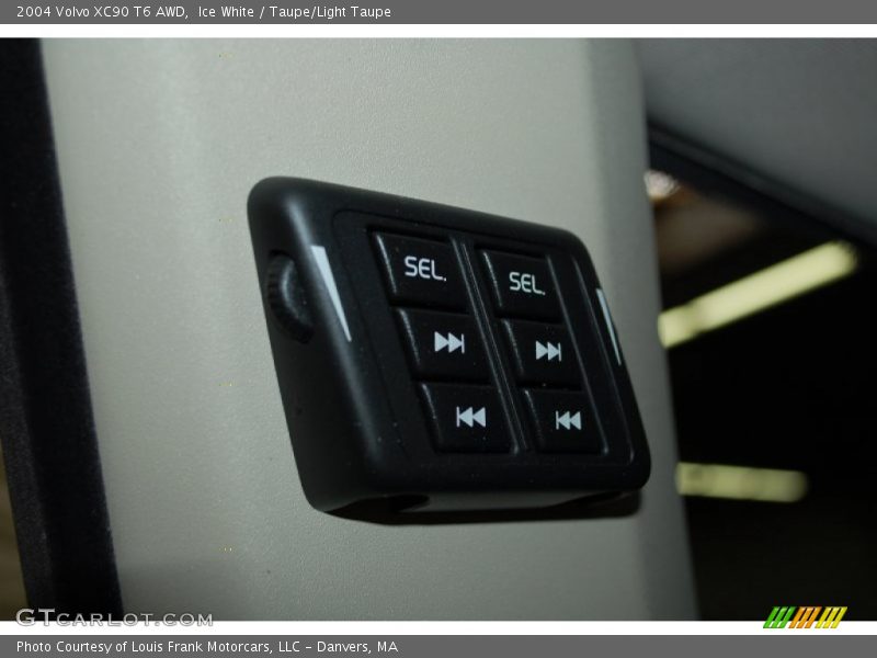 Ice White / Taupe/Light Taupe 2004 Volvo XC90 T6 AWD