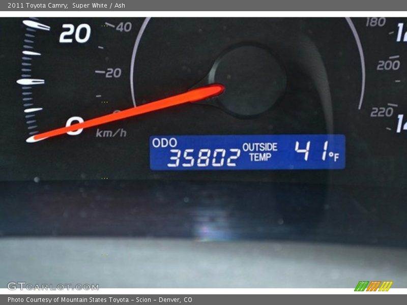 Super White / Ash 2011 Toyota Camry