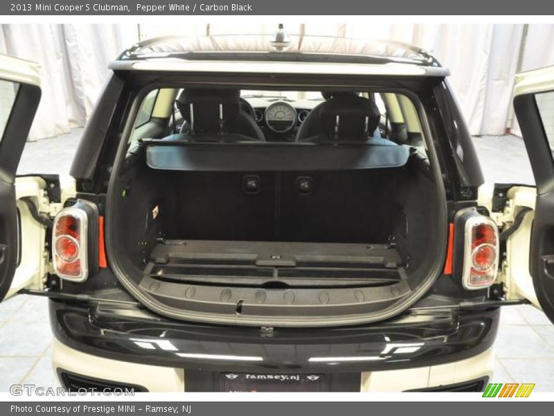 Pepper White / Carbon Black 2013 Mini Cooper S Clubman