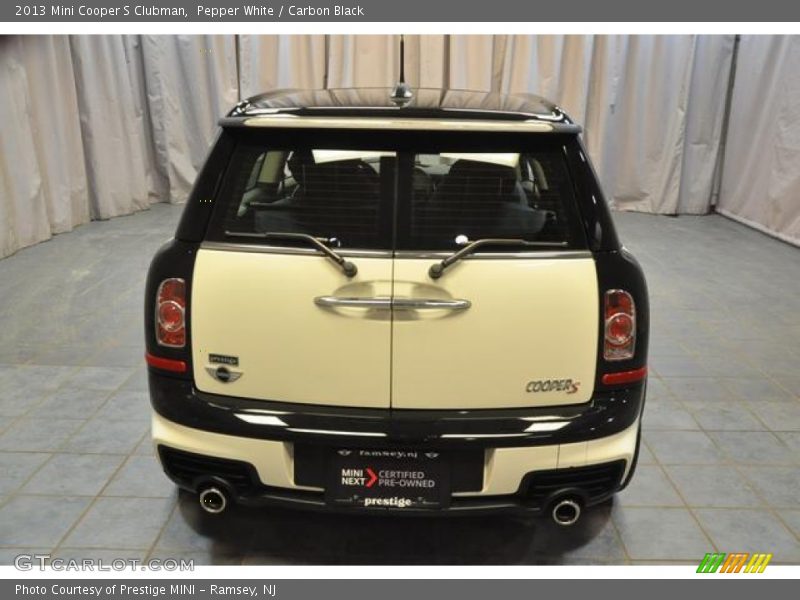 Pepper White / Carbon Black 2013 Mini Cooper S Clubman