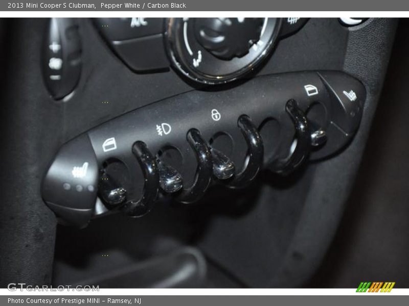 Pepper White / Carbon Black 2013 Mini Cooper S Clubman
