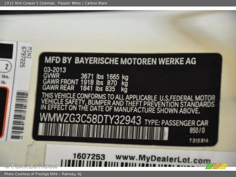 Pepper White / Carbon Black 2013 Mini Cooper S Clubman