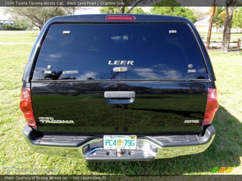 Black Sand Pearl / Graphite Gray 2006 Toyota Tacoma Access Cab