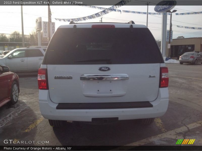 Oxford White / Stone 2013 Ford Expedition XLT 4x4