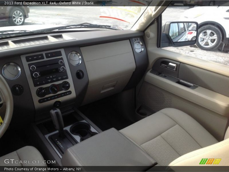 Oxford White / Stone 2013 Ford Expedition XLT 4x4