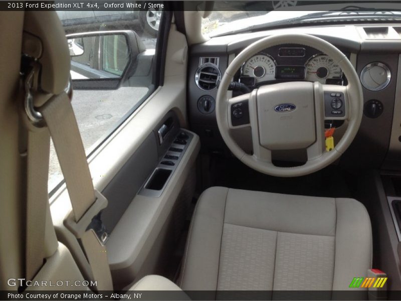 Oxford White / Stone 2013 Ford Expedition XLT 4x4