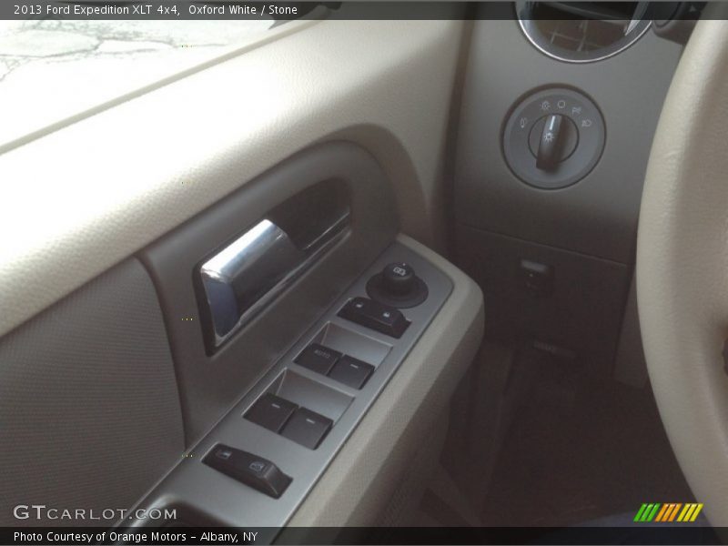 Oxford White / Stone 2013 Ford Expedition XLT 4x4
