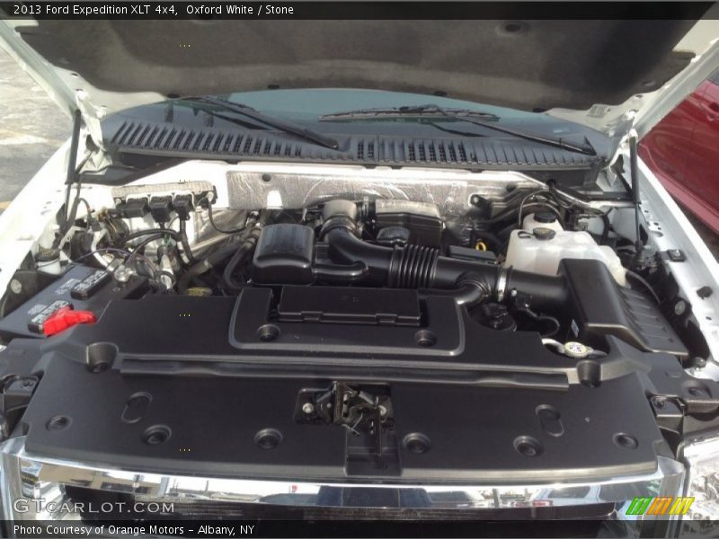 Oxford White / Stone 2013 Ford Expedition XLT 4x4