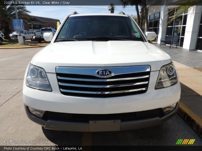 Clear White / Gray 2009 Kia Borrego EX V6