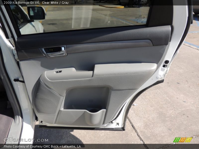 Clear White / Gray 2009 Kia Borrego EX V6