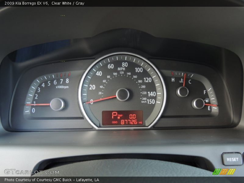 Clear White / Gray 2009 Kia Borrego EX V6