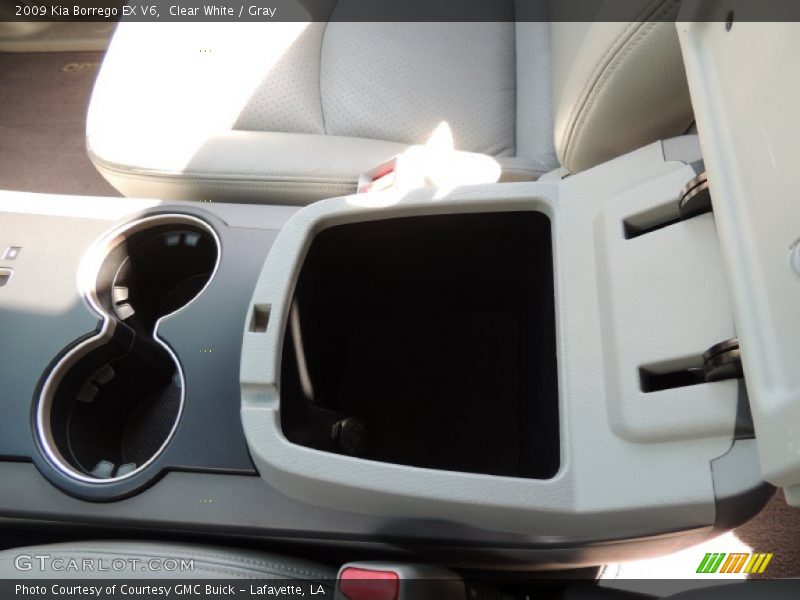 Clear White / Gray 2009 Kia Borrego EX V6