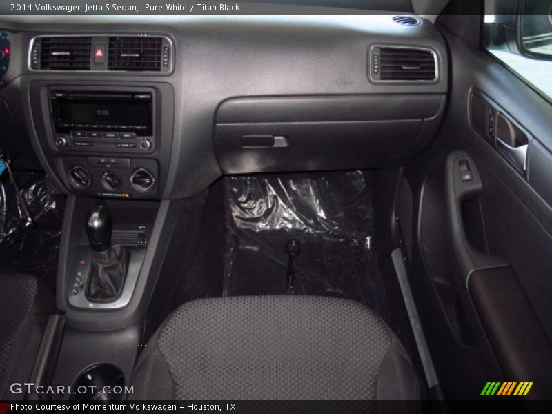 Pure White / Titan Black 2014 Volkswagen Jetta S Sedan
