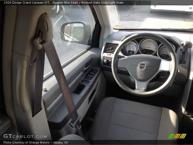 Modern Blue Pearl / Medium Slate Gray/Light Shale 2009 Dodge Grand Caravan SXT