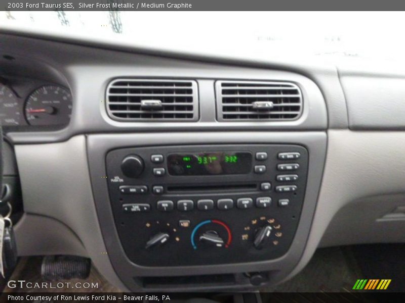Silver Frost Metallic / Medium Graphite 2003 Ford Taurus SES
