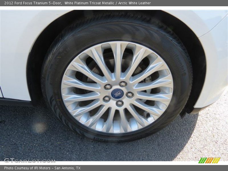 White Platinum Tricoat Metallic / Arctic White Leather 2012 Ford Focus Titanium 5-Door