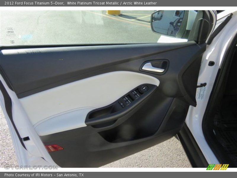 White Platinum Tricoat Metallic / Arctic White Leather 2012 Ford Focus Titanium 5-Door
