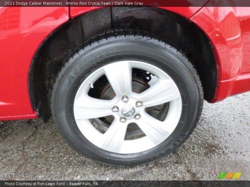 Inferno Red Crystal Pearl / Dark Slate Gray 2011 Dodge Caliber Mainstreet