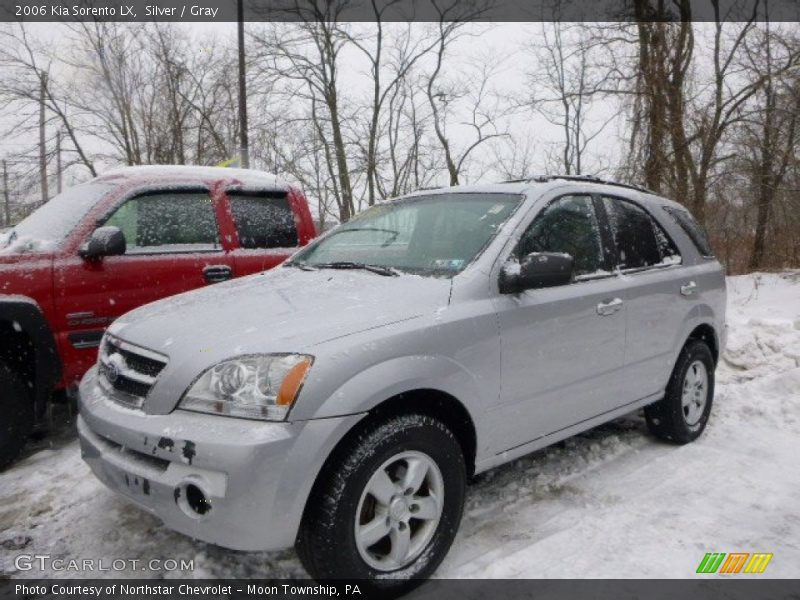 Silver / Gray 2006 Kia Sorento LX