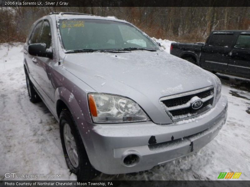 Silver / Gray 2006 Kia Sorento LX
