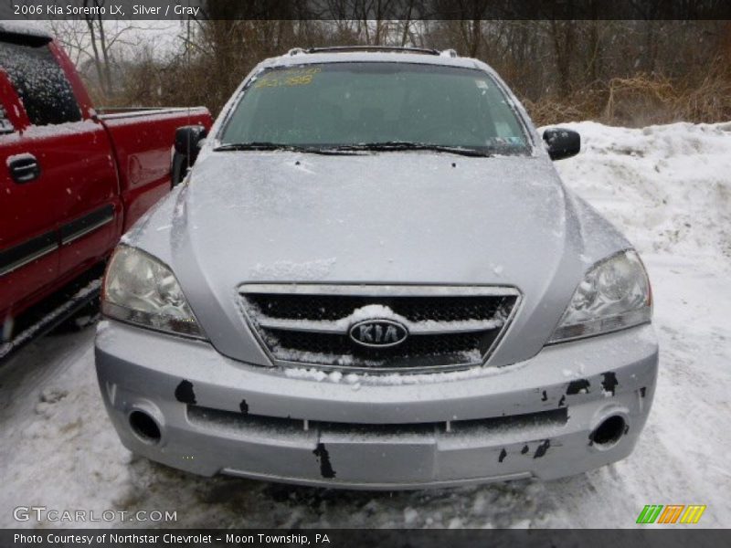 Silver / Gray 2006 Kia Sorento LX