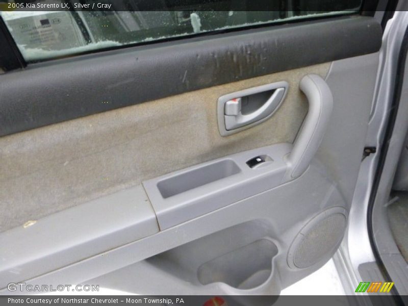 Silver / Gray 2006 Kia Sorento LX