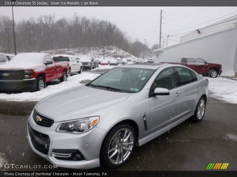 Front 3/4 View of 2014 SS Sedan