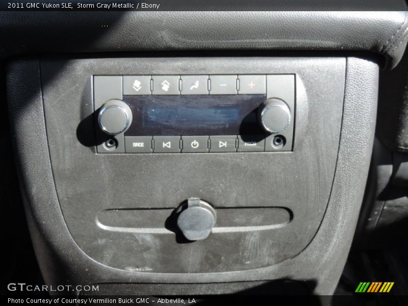 Storm Gray Metallic / Ebony 2011 GMC Yukon SLE