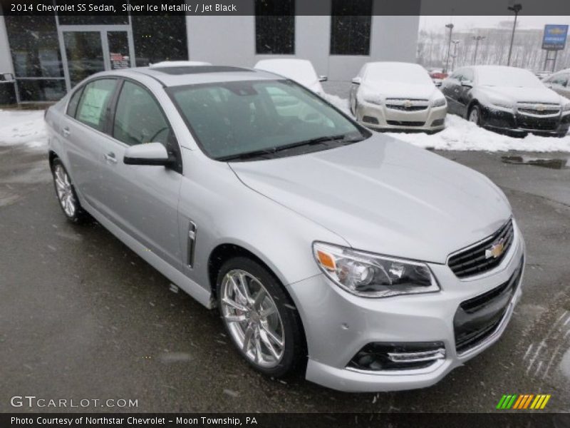 Front 3/4 View of 2014 SS Sedan