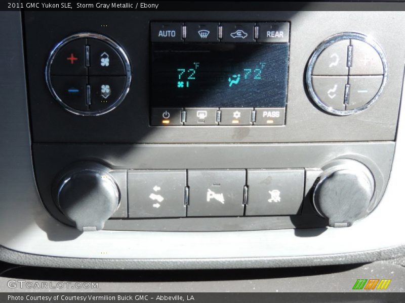 Storm Gray Metallic / Ebony 2011 GMC Yukon SLE