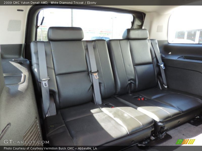 White Diamond Tricoat / Ebony 2009 GMC Yukon Denali AWD
