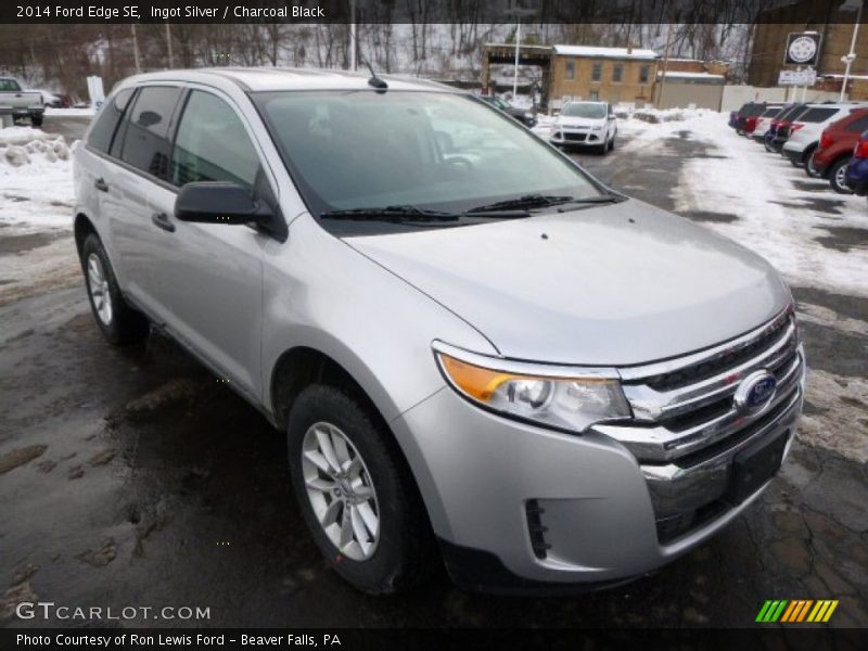 Front 3/4 View of 2014 Edge SE