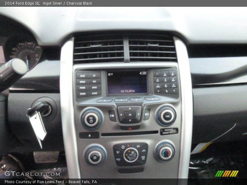 Ingot Silver / Charcoal Black 2014 Ford Edge SE