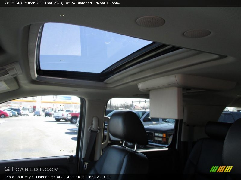 White Diamond Tricoat / Ebony 2010 GMC Yukon XL Denali AWD
