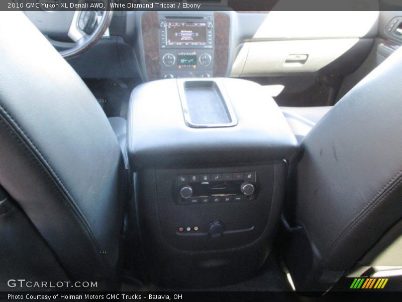 White Diamond Tricoat / Ebony 2010 GMC Yukon XL Denali AWD