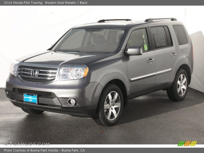 Modern Steel Metallic / Black 2014 Honda Pilot Touring