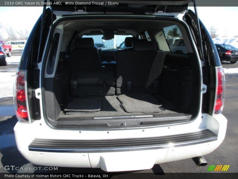 White Diamond Tricoat / Ebony 2010 GMC Yukon XL Denali AWD