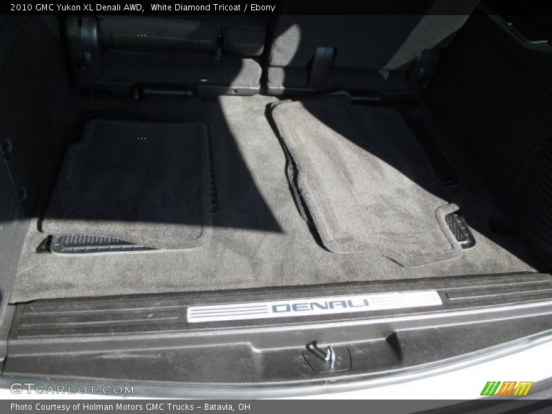 White Diamond Tricoat / Ebony 2010 GMC Yukon XL Denali AWD
