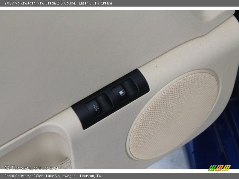 Laser Blue / Cream 2007 Volkswagen New Beetle 2.5 Coupe