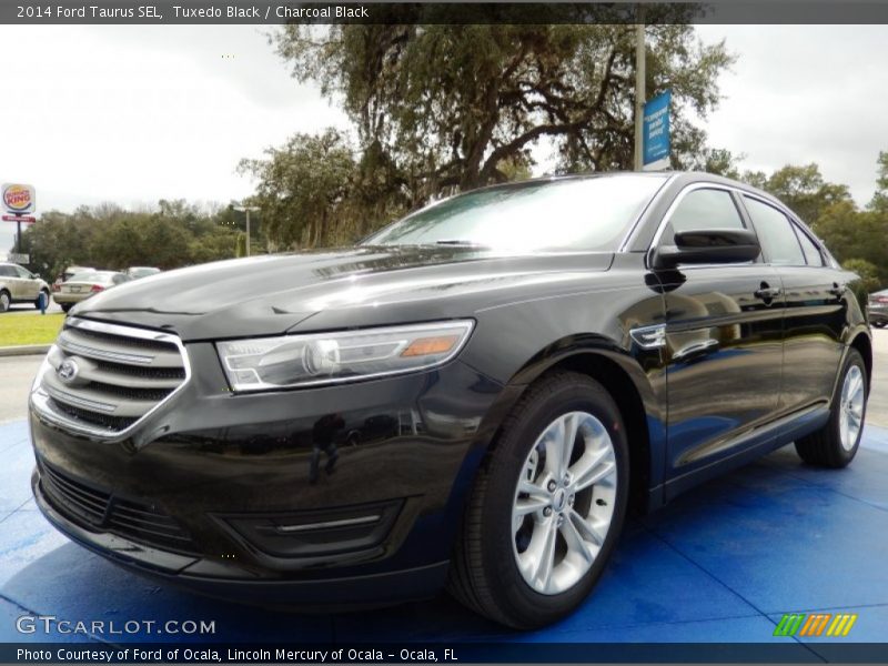 Tuxedo Black / Charcoal Black 2014 Ford Taurus SEL